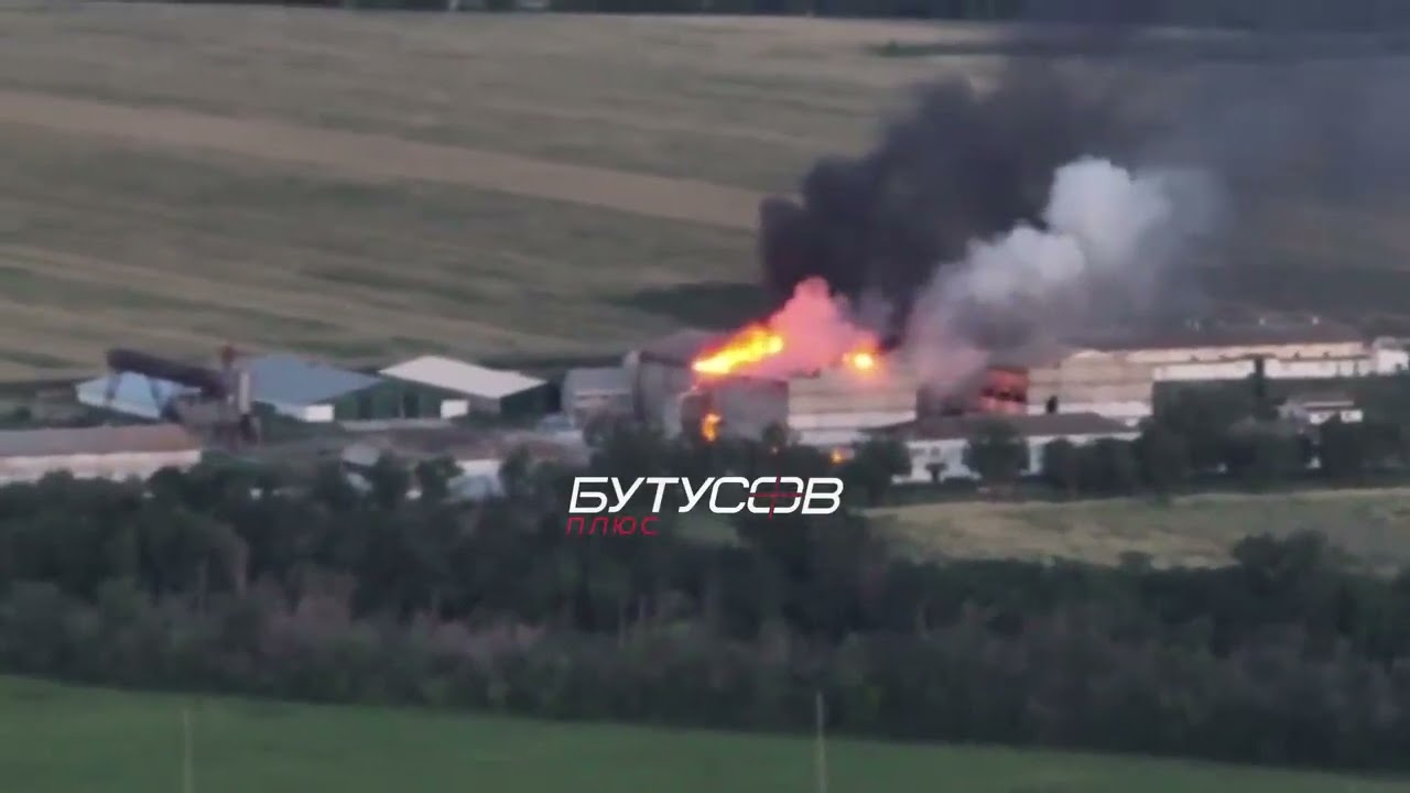 Ukrainian artillery destroyed ammunition depot of the Russian Armed Forces in the village of Grakovo