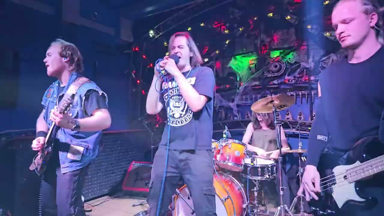 Holiday in America - KREW | (Dead Kennedys 'Holiday in Cambodia' cover) | Cross Club 30.10.2025 |