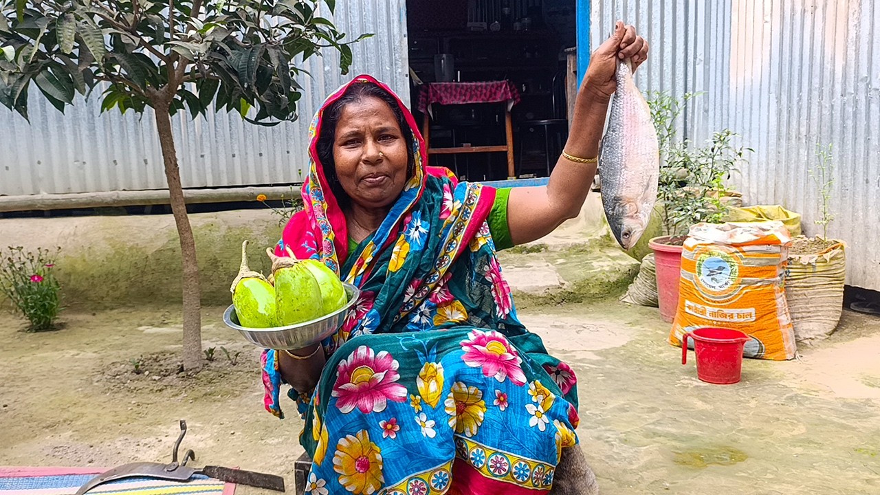 ১৯তম রোজা বেগুন দিয়ে ইলিশ মাছের স্পেশাল তরকারি রান্না সাথে মিষ্টি কুমড়ার রেসিপি । Hilsha Curry Recip