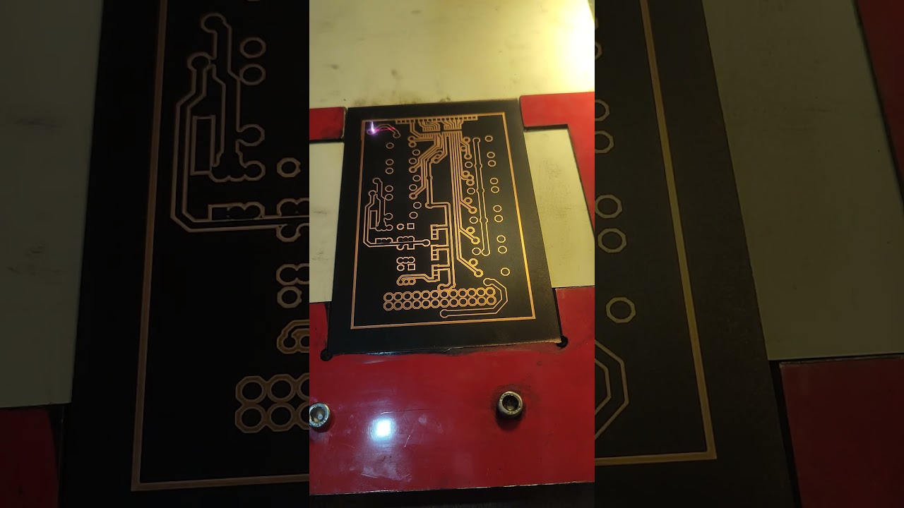 Criando uma placa de circuito impresso com Fiber laser