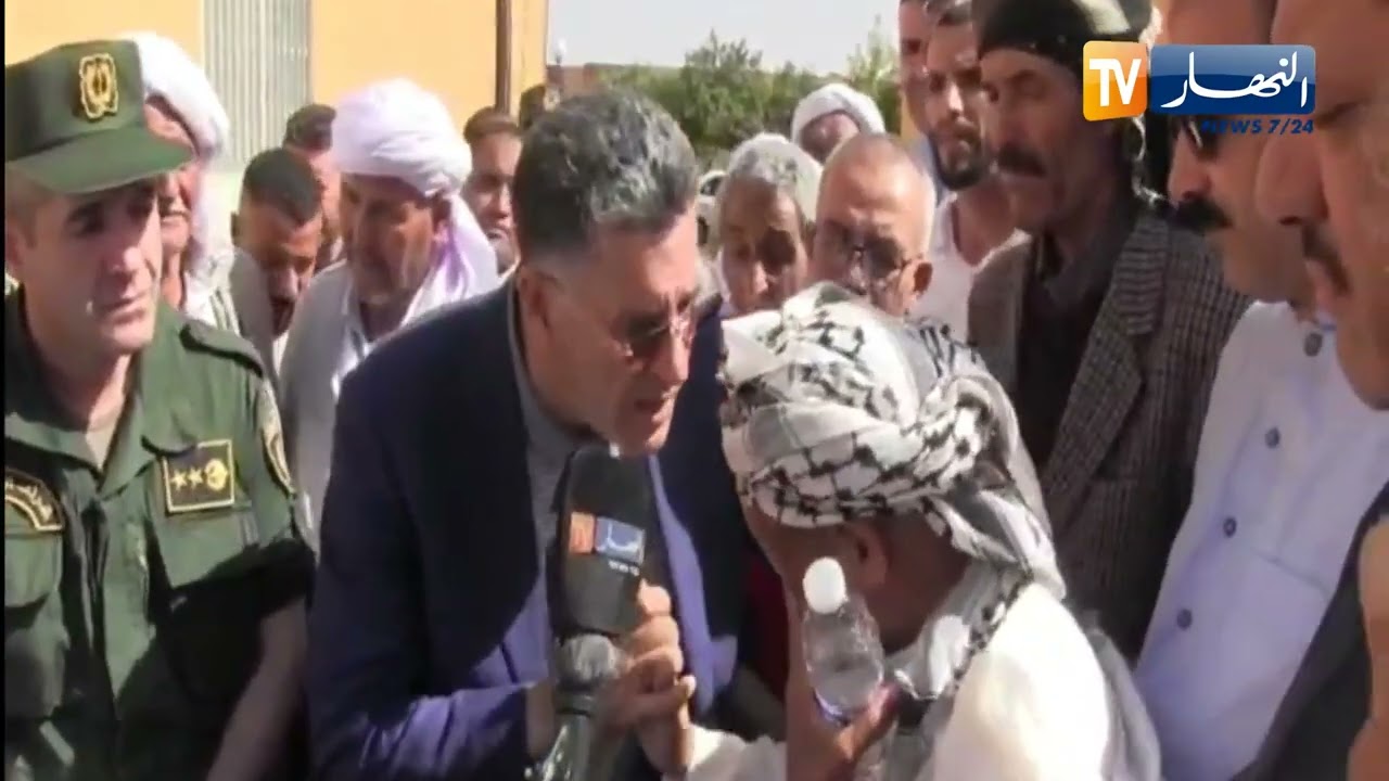 والي النعامة الوناس بوزقزة يتنقل إلى مكان الحـ ادث المروري الذي خلف 6 وفـ يات وإلى المستشفى لتعزية
