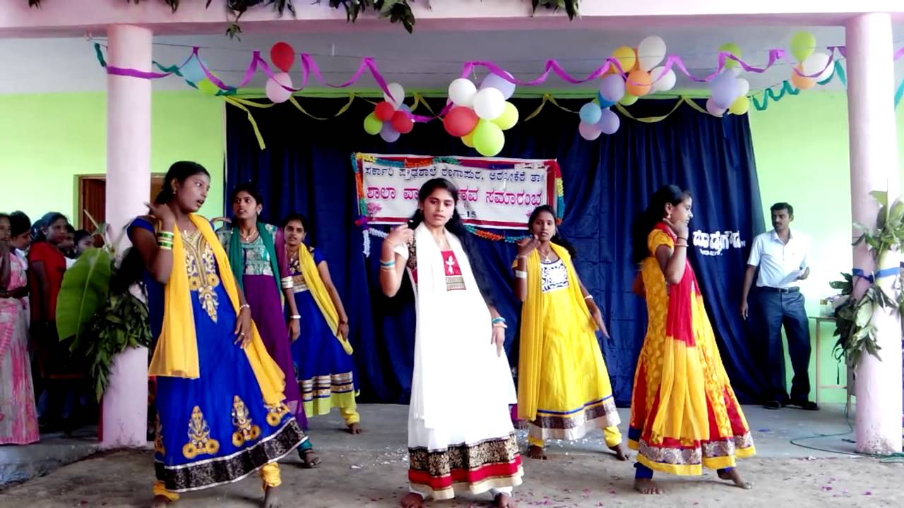 Ankudonku song (apthamitra) from old students