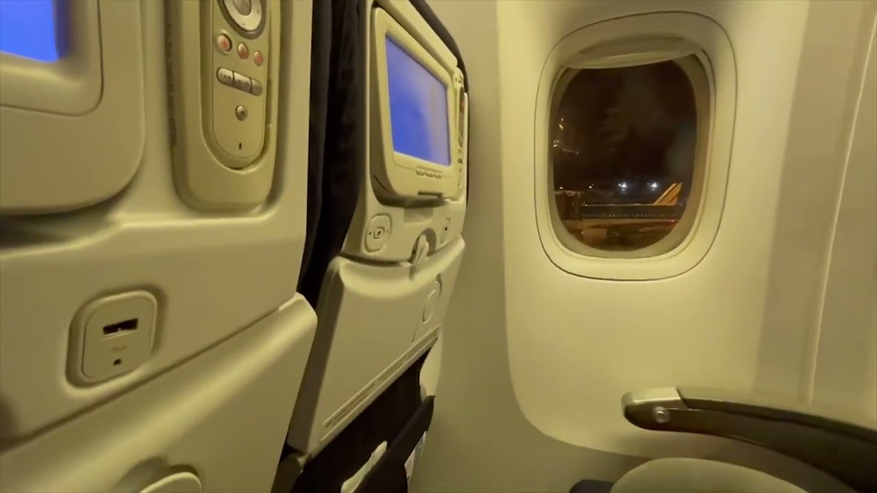 Air France AF984 CDG Charles De Gaulle Paris to TLV Tel Aviv, Boeing 777-300ER Flight Experience
