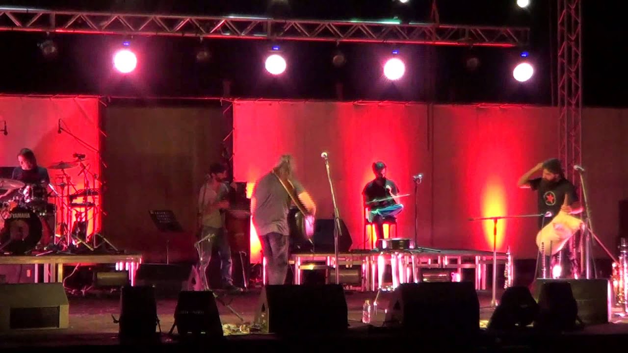 Γιάννης Χαρούλης-Πέρα στου χωρίου τη βρύση (Ικαριώτικος),''Αρχαίο Θέατρο Δίου 2015''