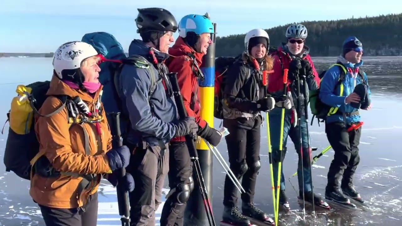 L&aring;ngf&auml;rdsskridskor tur runt Ekoln, M&auml;laren. Skrinnare