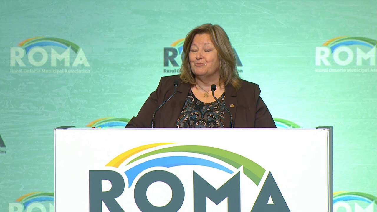 La ministre Thompson prend la parole lors de l’assemblée générale annuelle 2026 de la ROMA