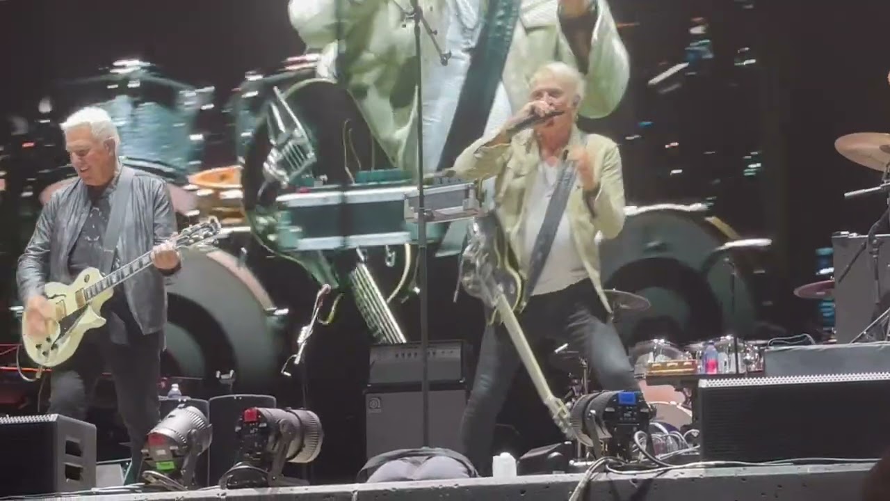 Rush&rsquo;s Alex Lifeson Joins Tom Cochrane - Life is a Highway - Toronto, 🇨🇦