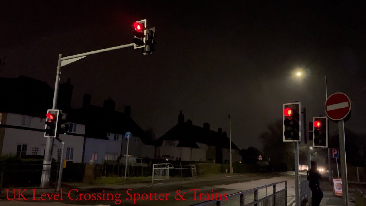 UK Pelican Crossing: Plessey Mellor, PEEK Elite CLS & Full Array LEDs Pelican on Skellingthorpe Road