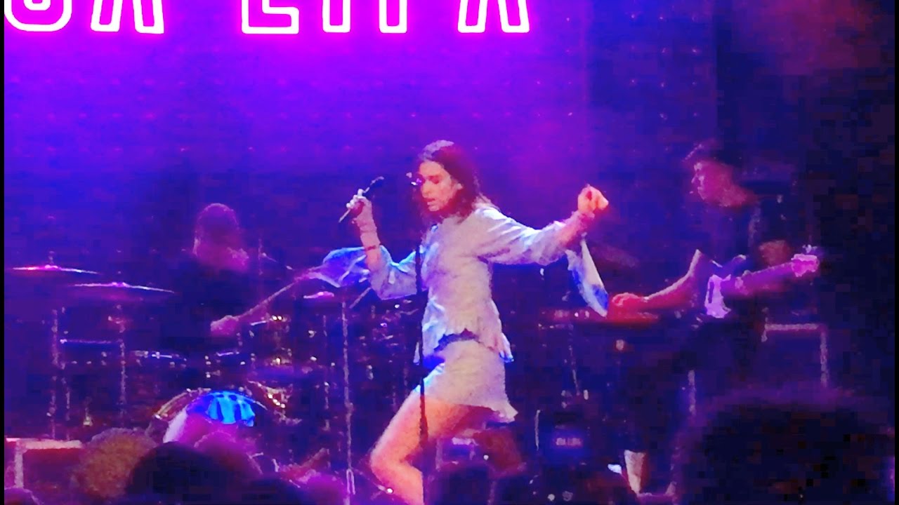 DUA LIPA LIVE CONCERT @  MOJO CLUB/ HAMBURG 20.10.2016