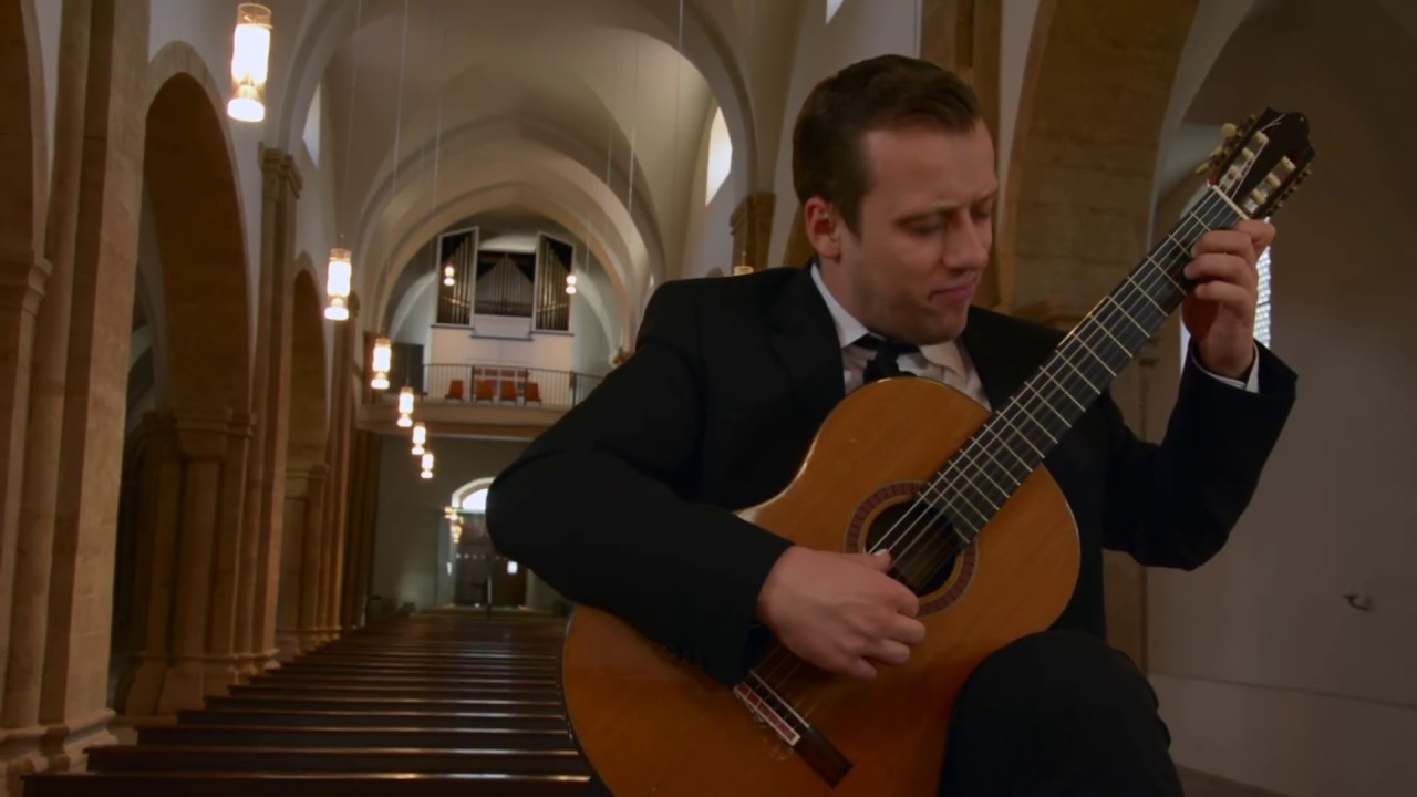 Obsequio a el maestro - M. Castelnuovo-Tedesco played by Sanel Redžić