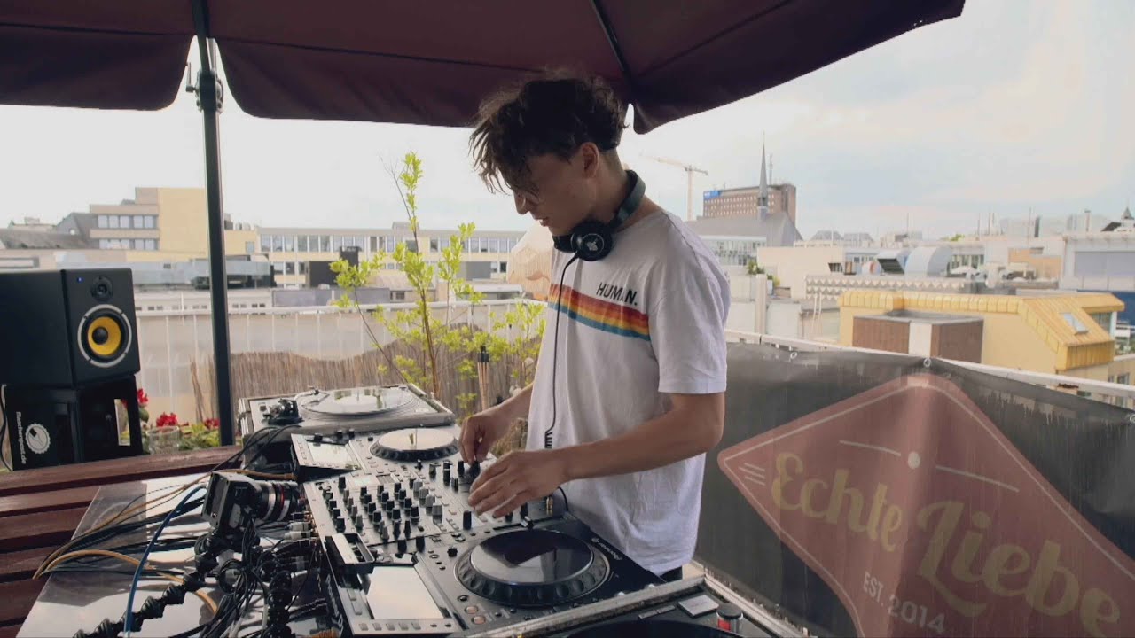 Casimir von Oettingen | Freunde Legen Auf Rooftop | Cologne (Germany)