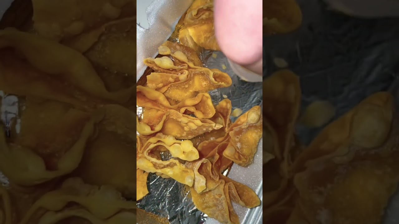Crab Rangoon 🦀 anyone? #crab #crabrangoon #chinesefoods #foodie #food #dinner #friedfood #mukbang