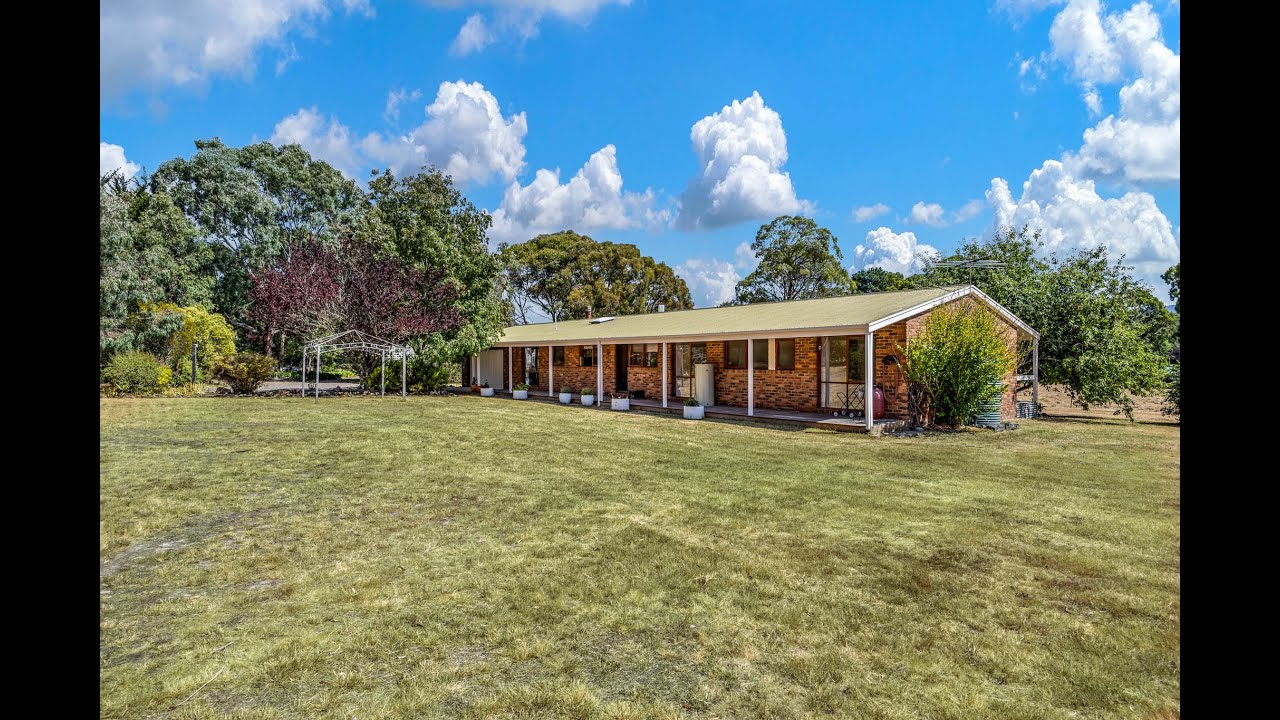 Acreage Lifestyle Property in Blue-Ribbon Location - 44 Kemp Road, New Gisborne | Woodards Sunbury