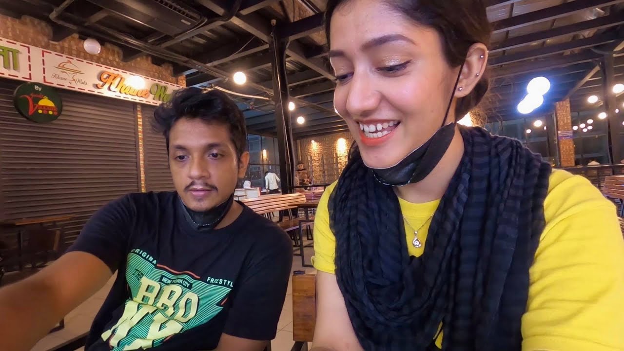 Finally Street Food Kha Hi Lia 😂 | SADIA RIND