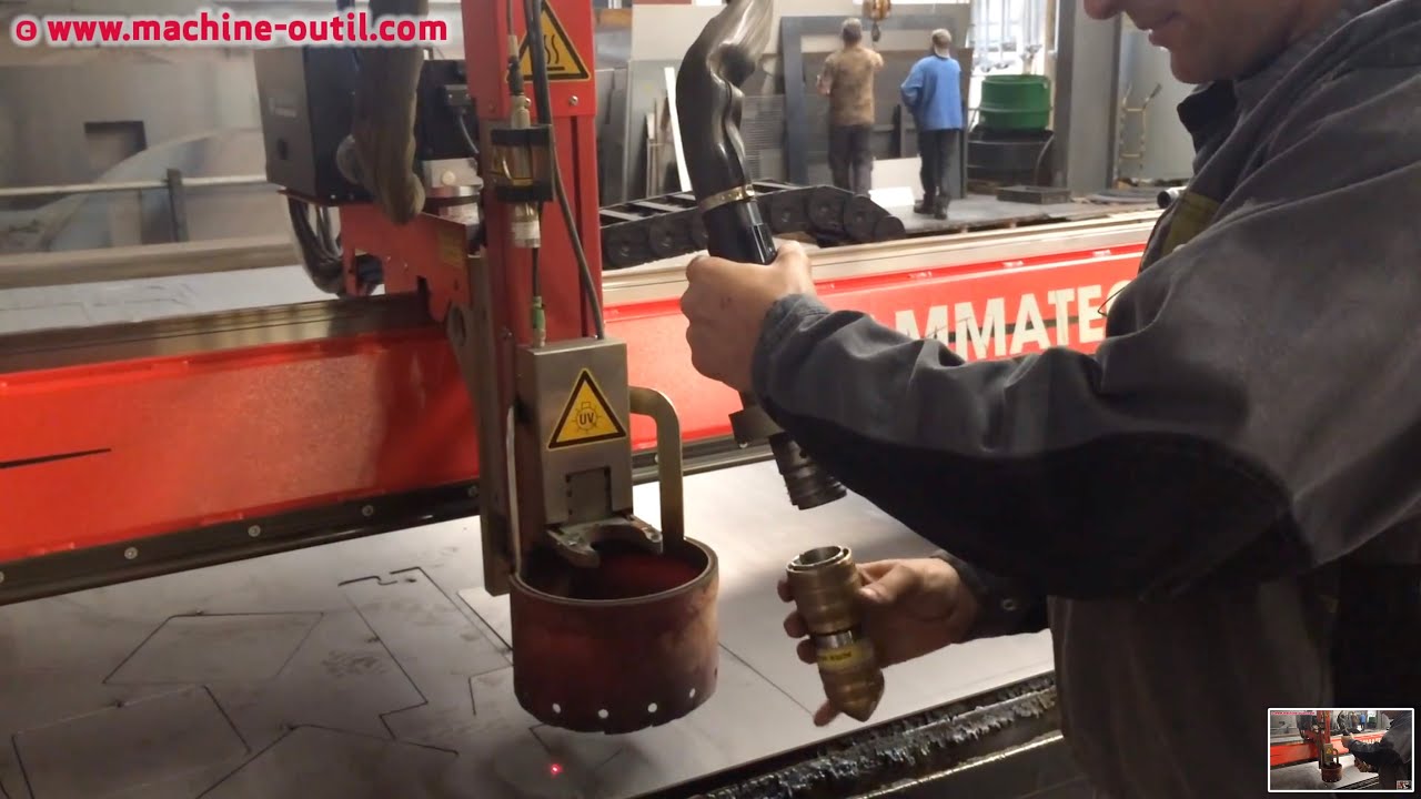 Changement de torche plasma et utilisation CN Koike