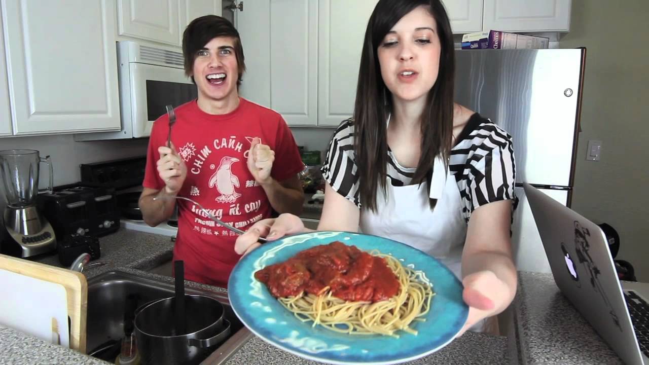 Cooking (Not-Wars) w/ Joey Graceffa! | catrific