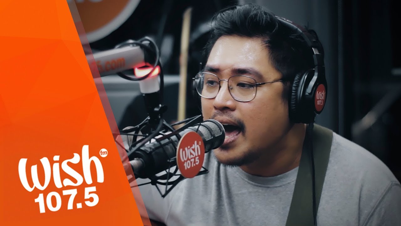 December Avenue performs &ldquo;Sa Ngalan ng Pag-ibig