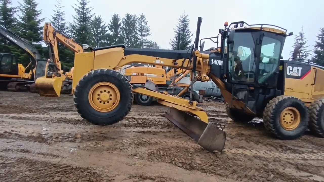 Cat 140M, 2011