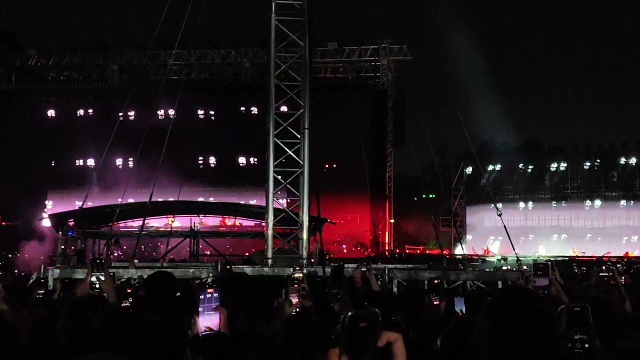 Blackout - TINI EN VIVO FUTTTURA 
