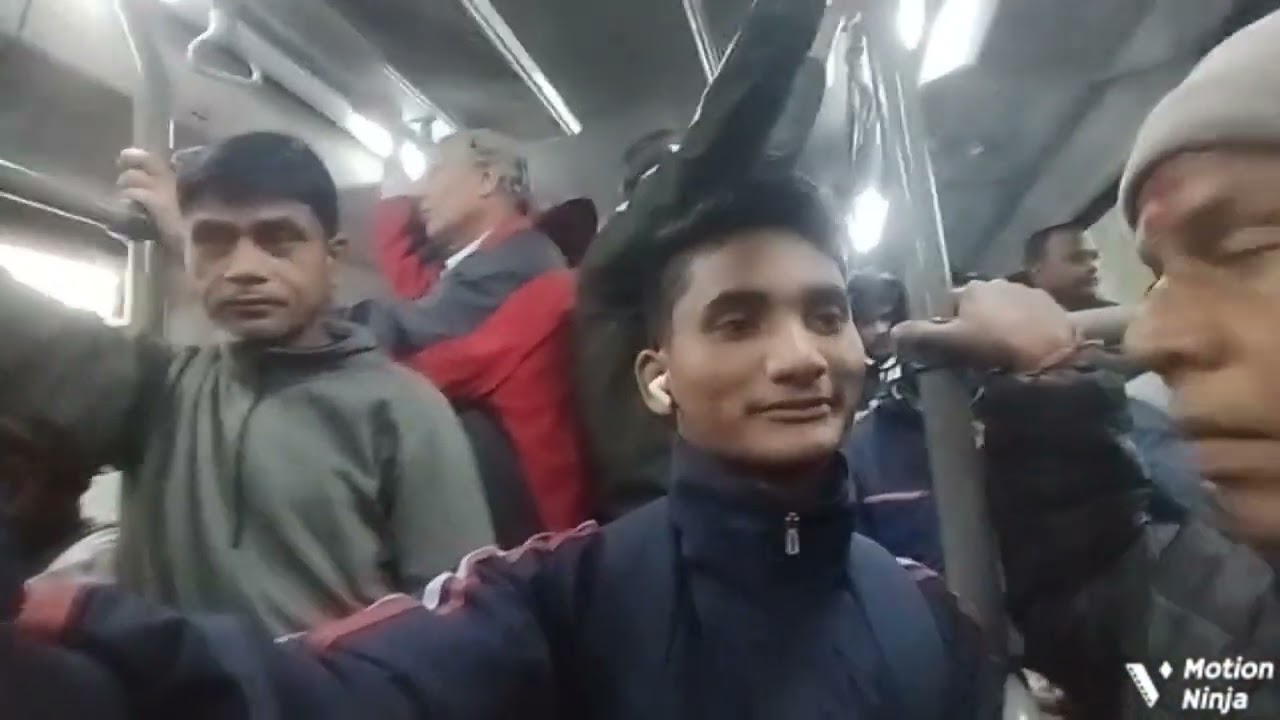 Dost ki harkaton se public hasne lagi 