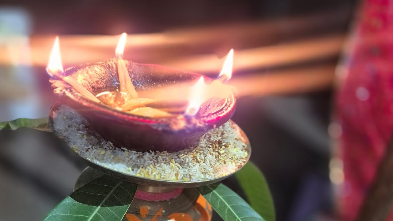 सुबह सुबह प्रेमानंद महाराज ने बताया माँ लक्ष्मी को घर कैसे बुलाएं 🙏🙏
