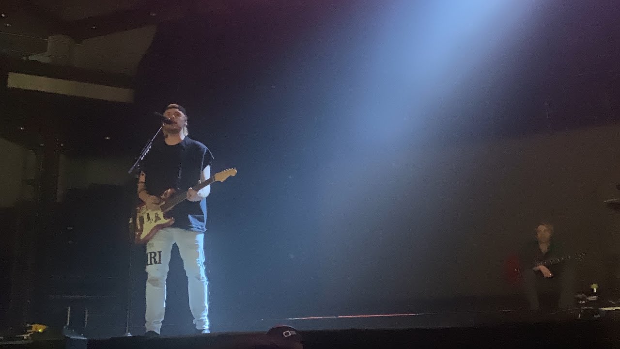 Jet Black Heart - 5 Seconds of Summer (Live @ O2 Universum Prague, 29.04.2022)