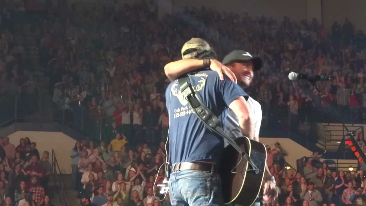 Luke Bryan and David Lee Murphy - Dust On The Bottle (3/22/13)