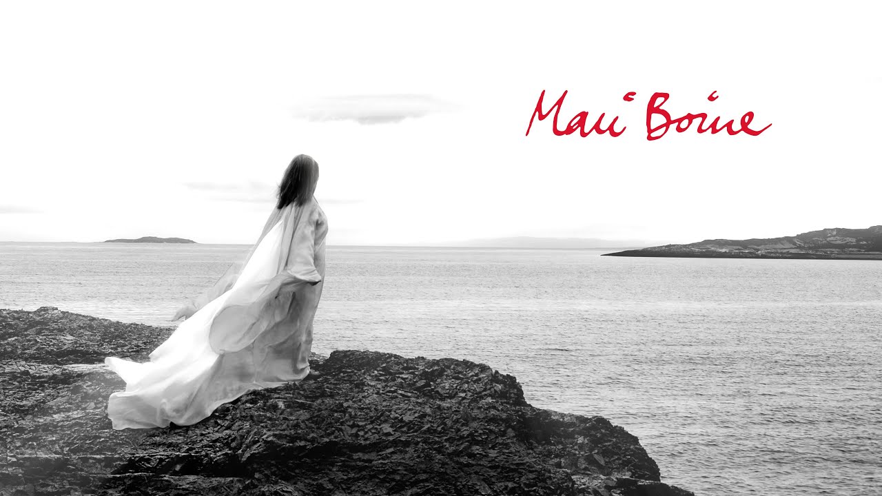 Mari Boine - Roahkkadit rohtte luođi mánážan / Child, Listen Child (Official Lyrics Video)