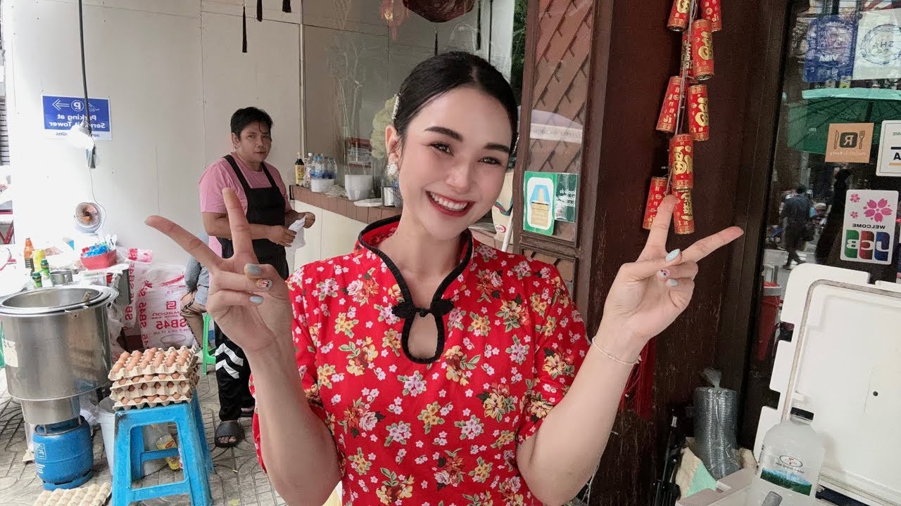 LIVE Street Café - Welcome Family 🤗 Ploysai Coffee Lady in Bangkok Thailand - Thai Street Food