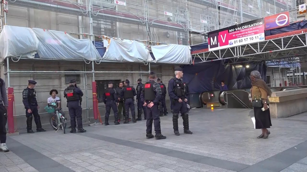 Security in Paris after nights of protests