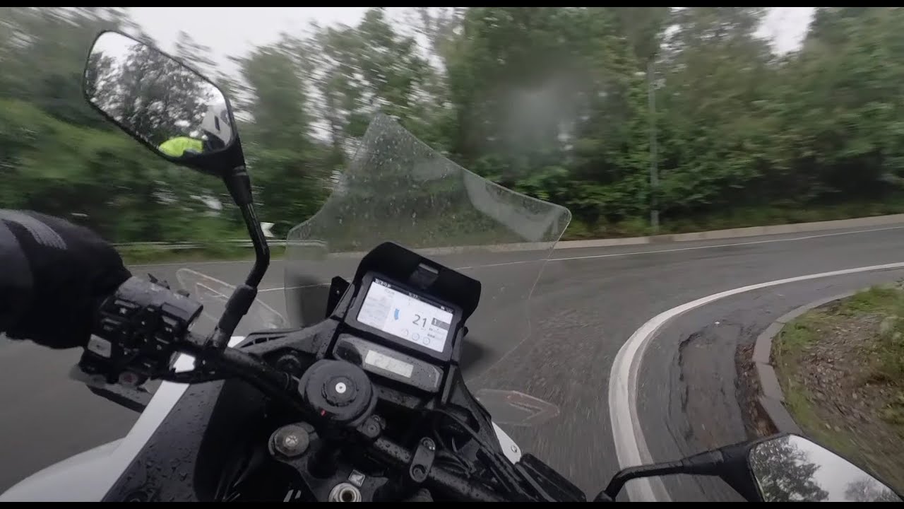 NT1100 DCT RAW Sound - Sassi Superga while raining - Insta360 GO3 on neck mount (hands view)