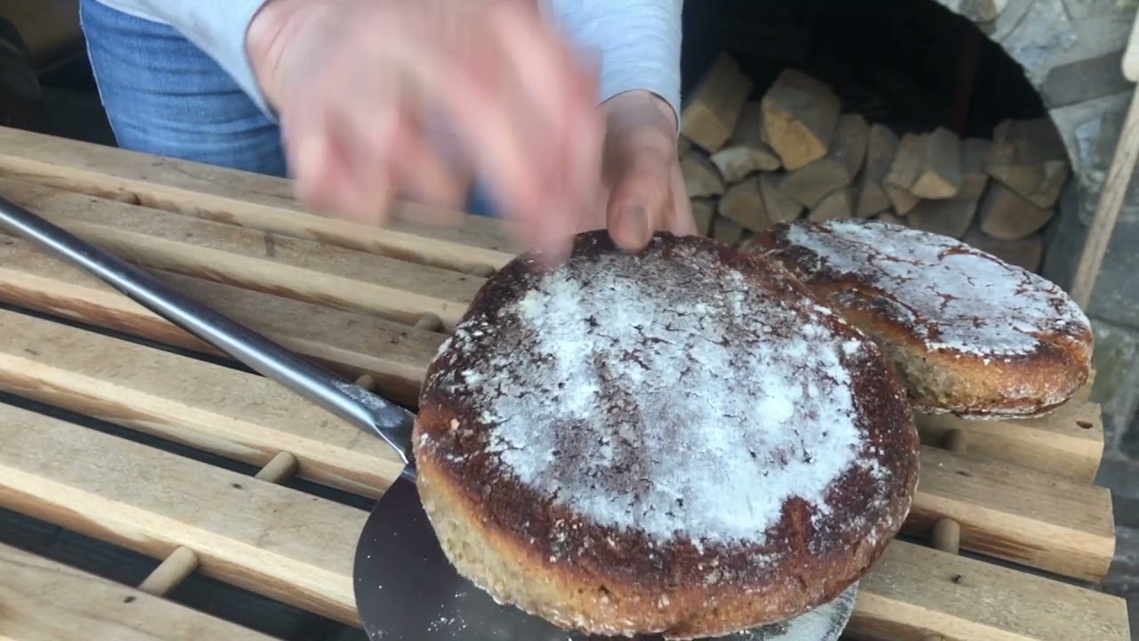 Brot & Pizza backen im französischen Holzbackofen Steinbackofen Bausatz von Four Grand Mère