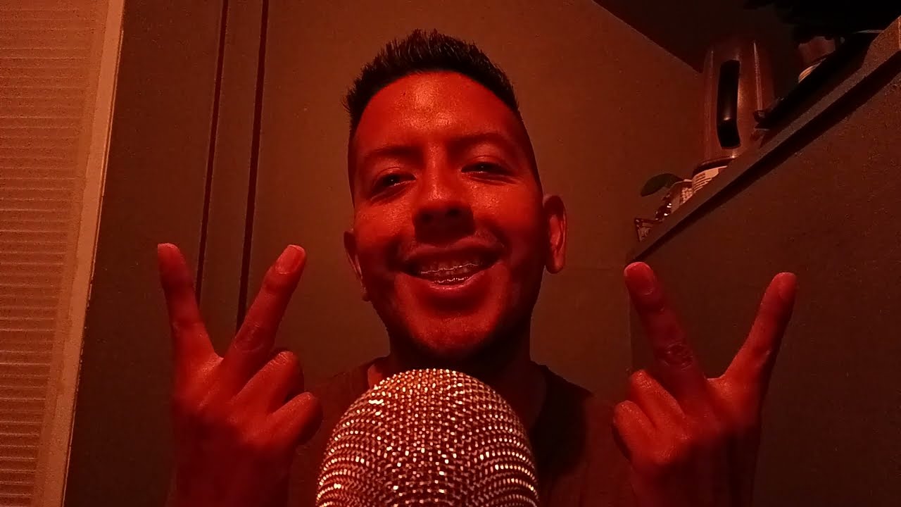 ASMR BANANA EATING SOUNDS NO TALKING 🍌