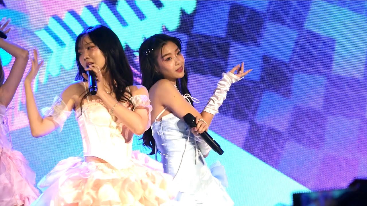 (1) Kaew Natruja  Focus ผีเสื้อราตรี - Sertist in Fanmeet Pupe