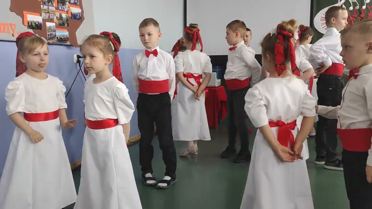 Walc w wykonaniu najmłodszych - Dzień Patrona Zespołu Szkolno - Przedszkolnego w Gorzędowie