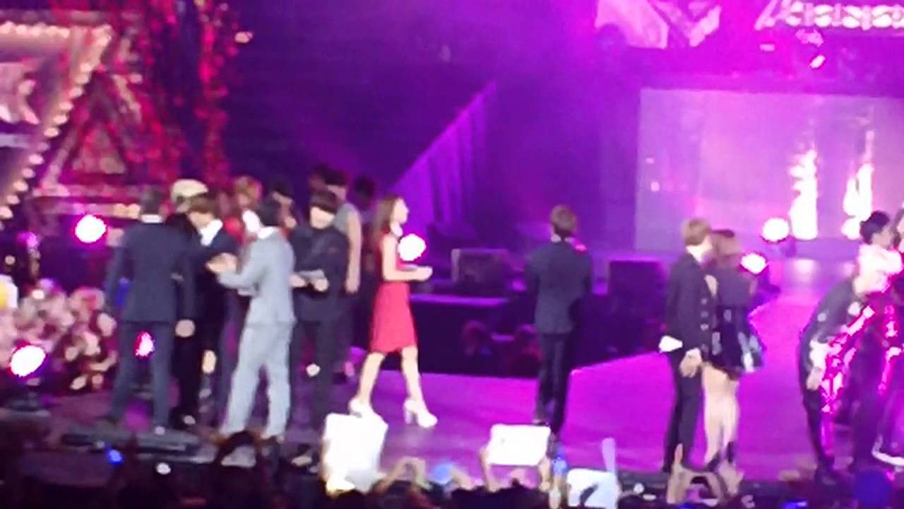 Music Bank in İstanbul 2013 intro