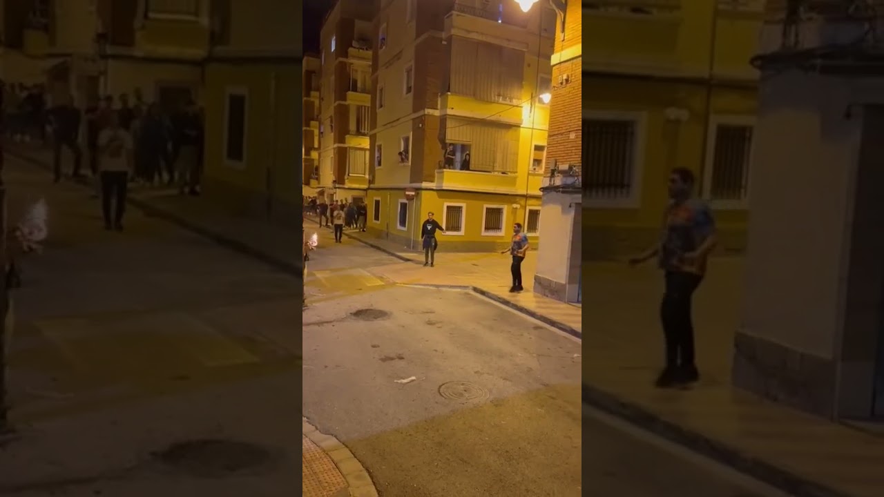 CAIDA CON COJIDA en esta embolada #susto #cogida #viral #shorts #viralvideo #viralshort #toros