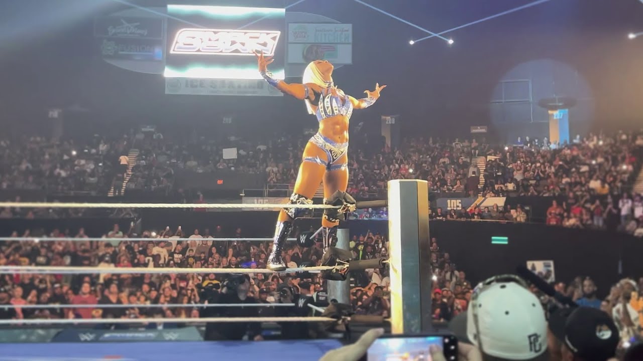 Jade Cargill Entrance Live | WWE Smackdown 9/12/25 (Norfolk, VA)