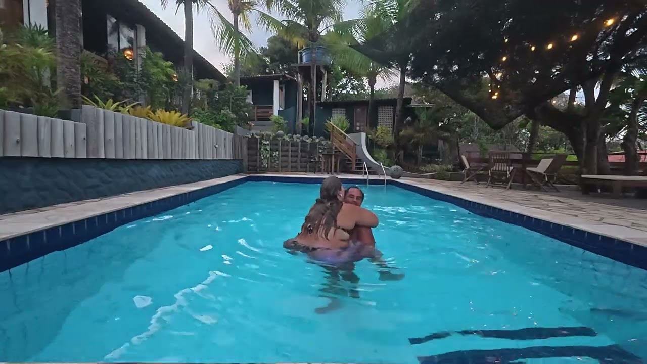 Lift and carry challenge in the pool