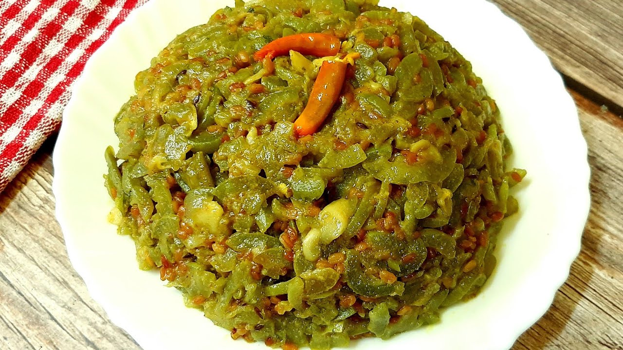চিচিঙ্গা রেসিপি|  নিরামিষ চিচিঙ্গার তরকারি| Chichinga recipe bengali