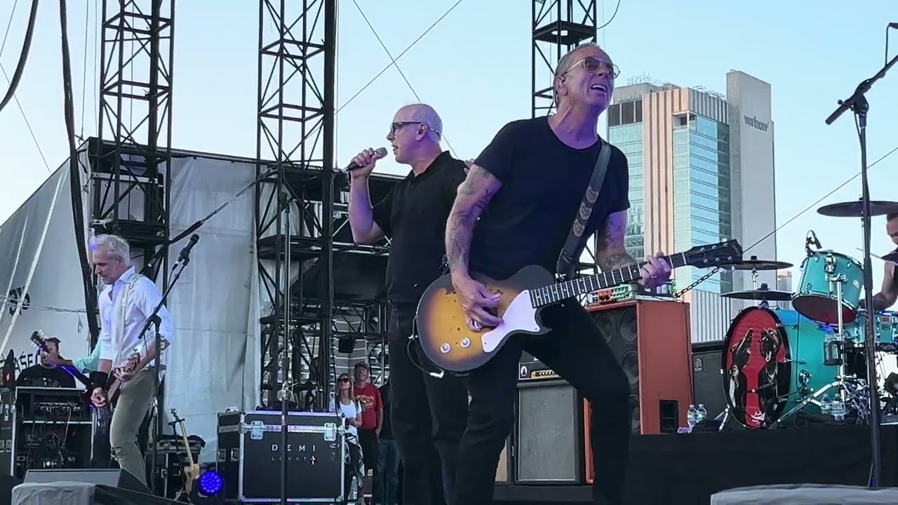Bad Religion - I Want To Conquer The World | Live at Pier 17 in New York City [4k60 HDR]