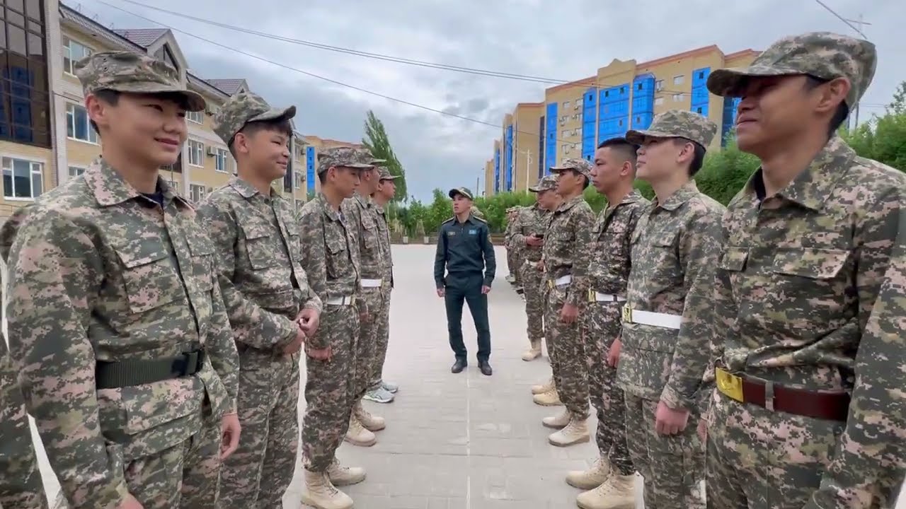 “Бір орында орындалатын бұрылыстар. Саптық және жорықтық адыммен қозғалу” Мұқаш Баймен Айбекұлы