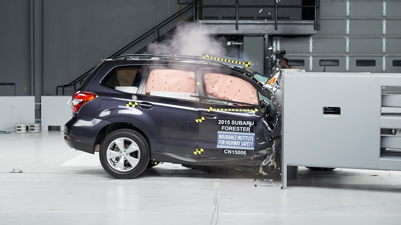 2015 Subaru Forester passenger-side small overlap IIHS crash test