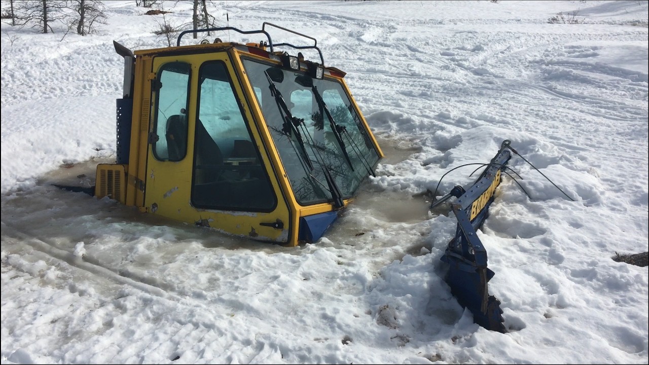 Rescue Bombardier Br160 stuck in deep Ice (part 1)