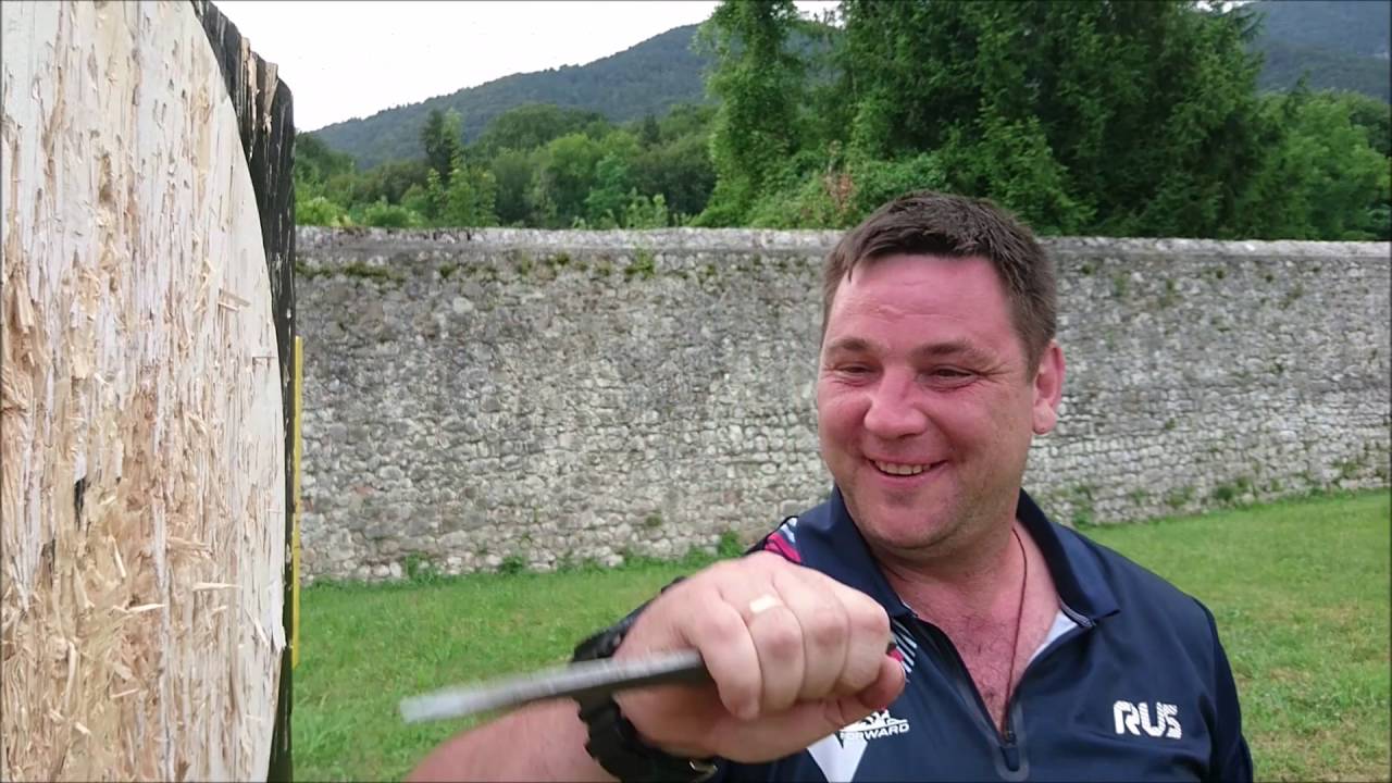 Lesson of Russian Instinctive Knife Throwing with - Дмитрий Мельников