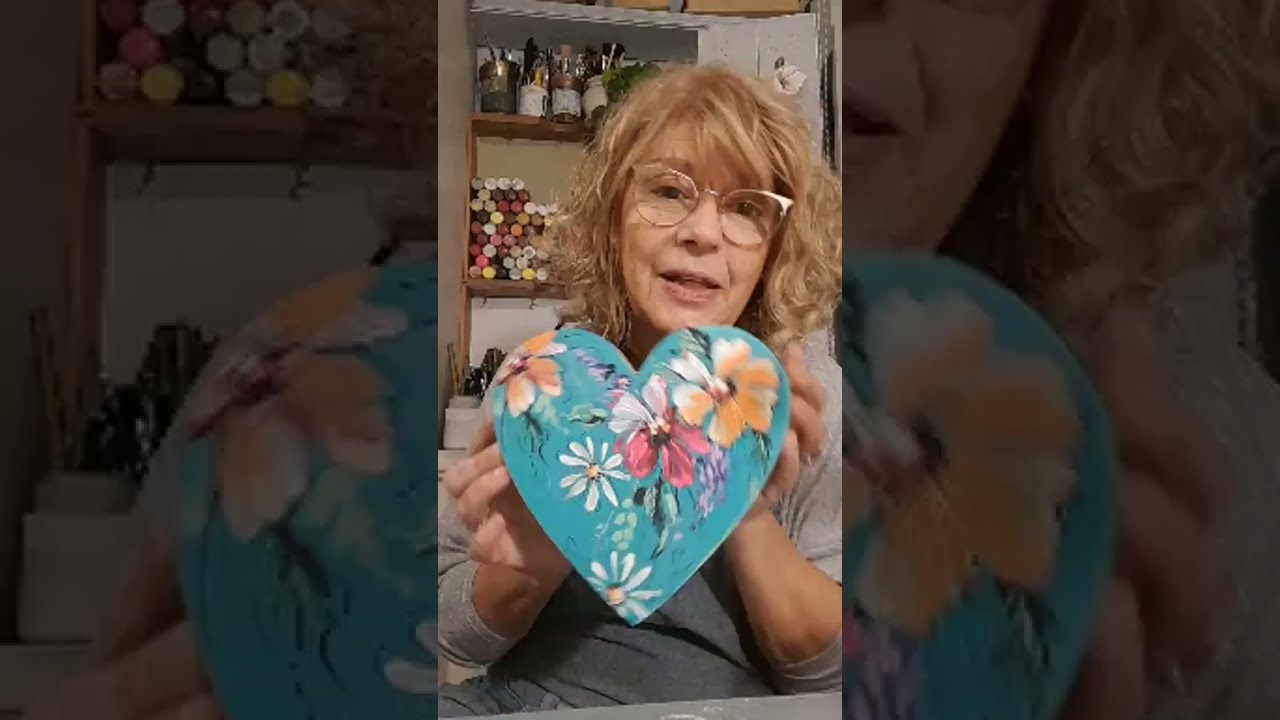 #clasesmonitor Flores multicolores sobre corazones - Noemi Giordano - Artistica Monitor