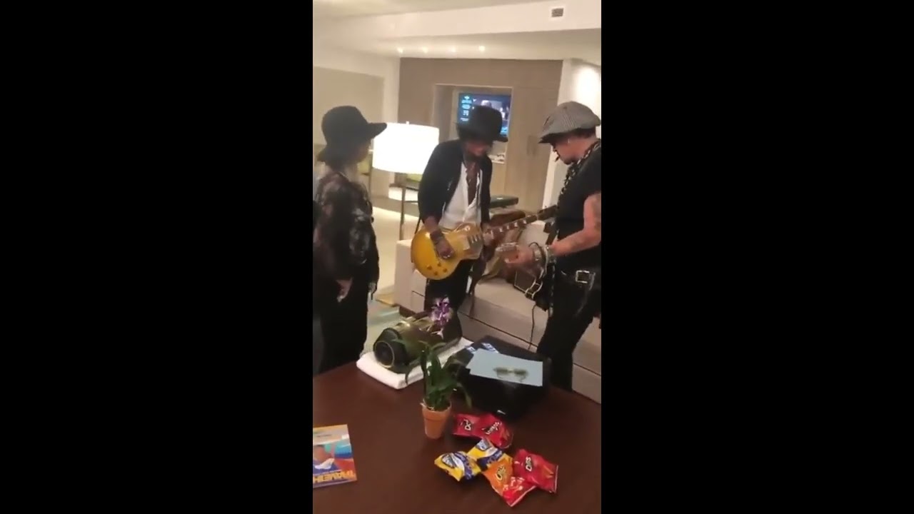 2019 10 24 Johnny Depp at the Hard Rock Guitar Hotel - rehearsal with Joe Perry and Bonn E Maiy