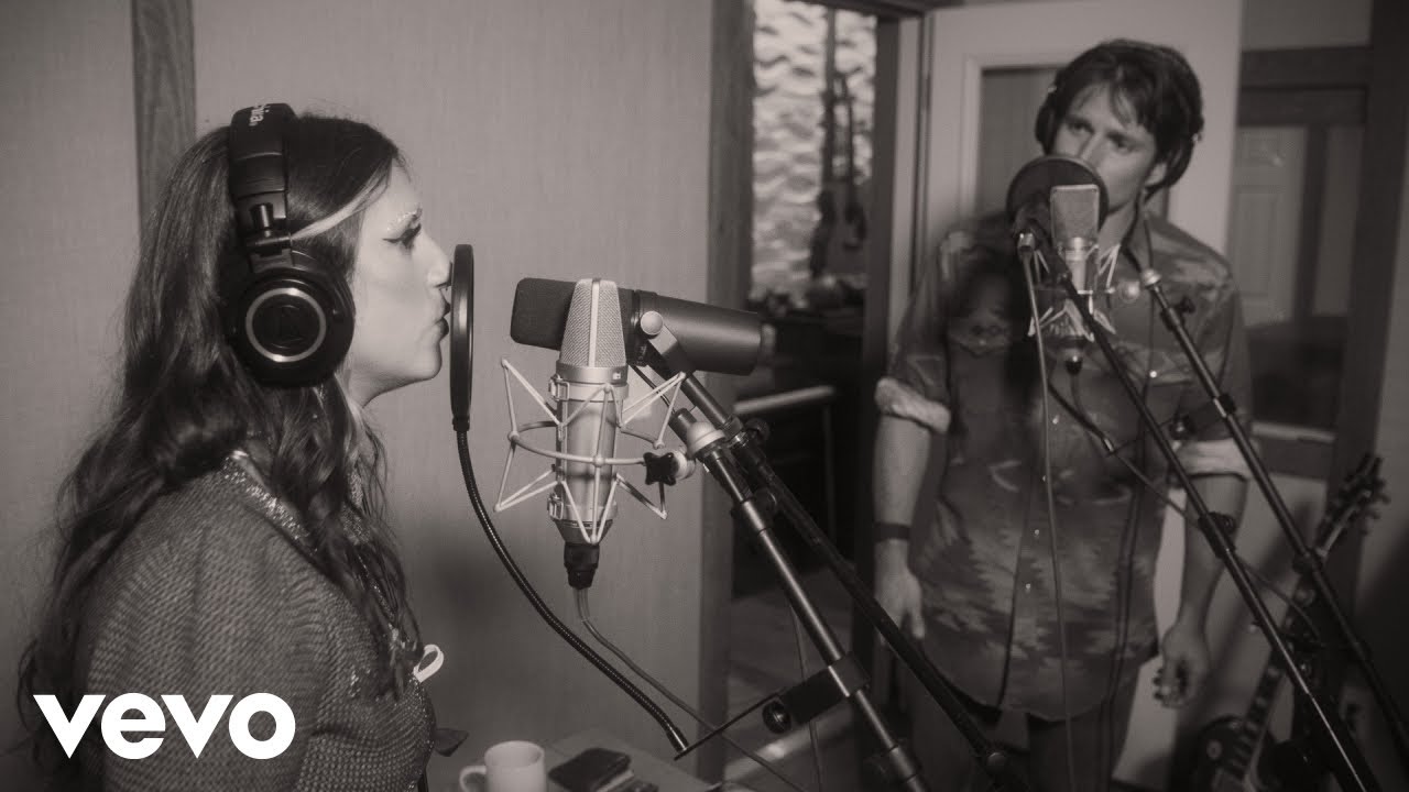 Lukas Nelson, Sierra Ferrell - Unknown Legend (Official Studio Video) ft. The Travelin' McCourys