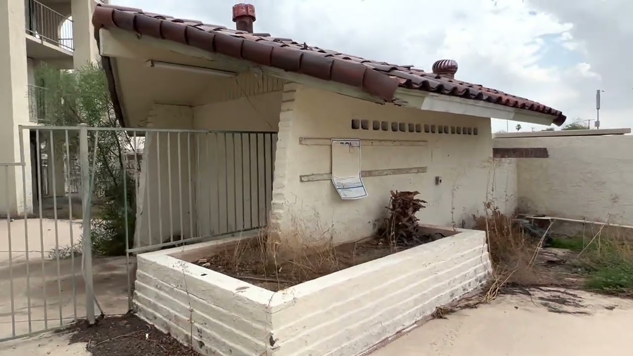 Abandoned Travelodge Motel