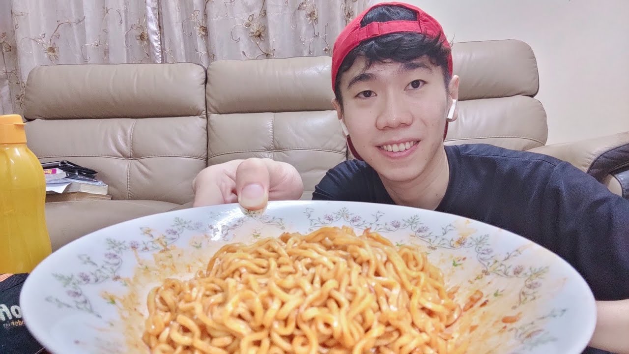 「好雷人」 Vlog 1: 挑战在不喝任何饮料的情况下把韩国辣火鸡面吃完🔥